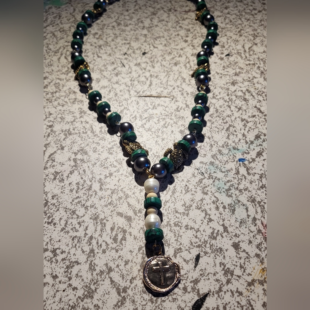 Elegant Green and Gold Turtle Beaded Necklace